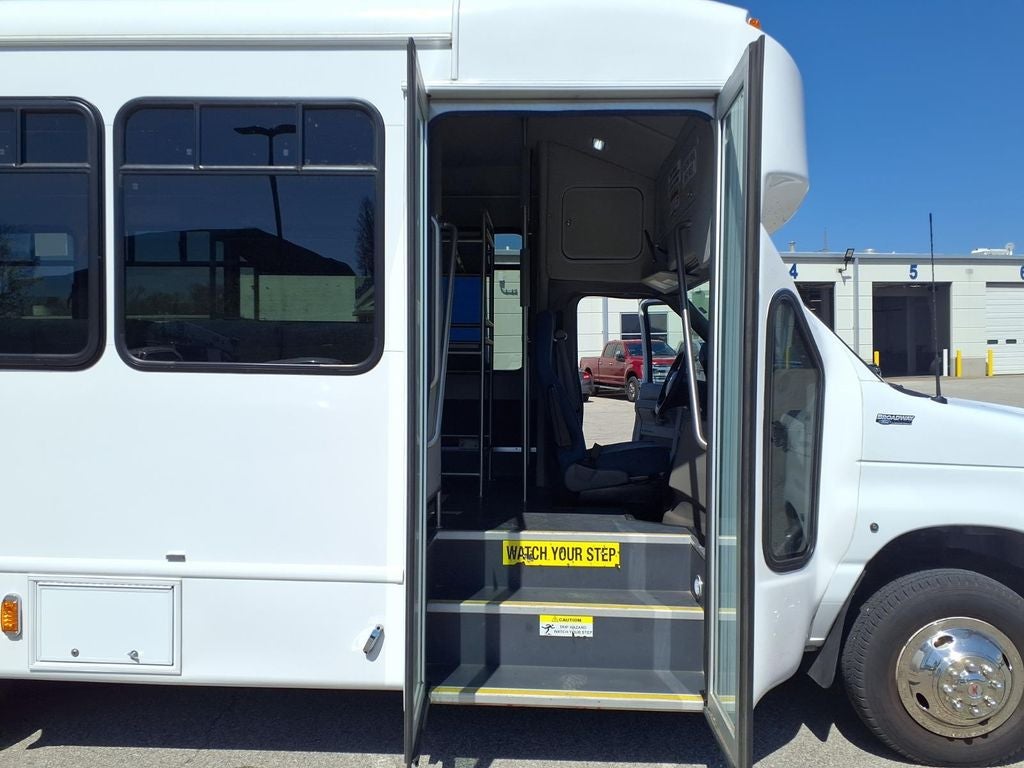 2025 Ford E-450SD Base