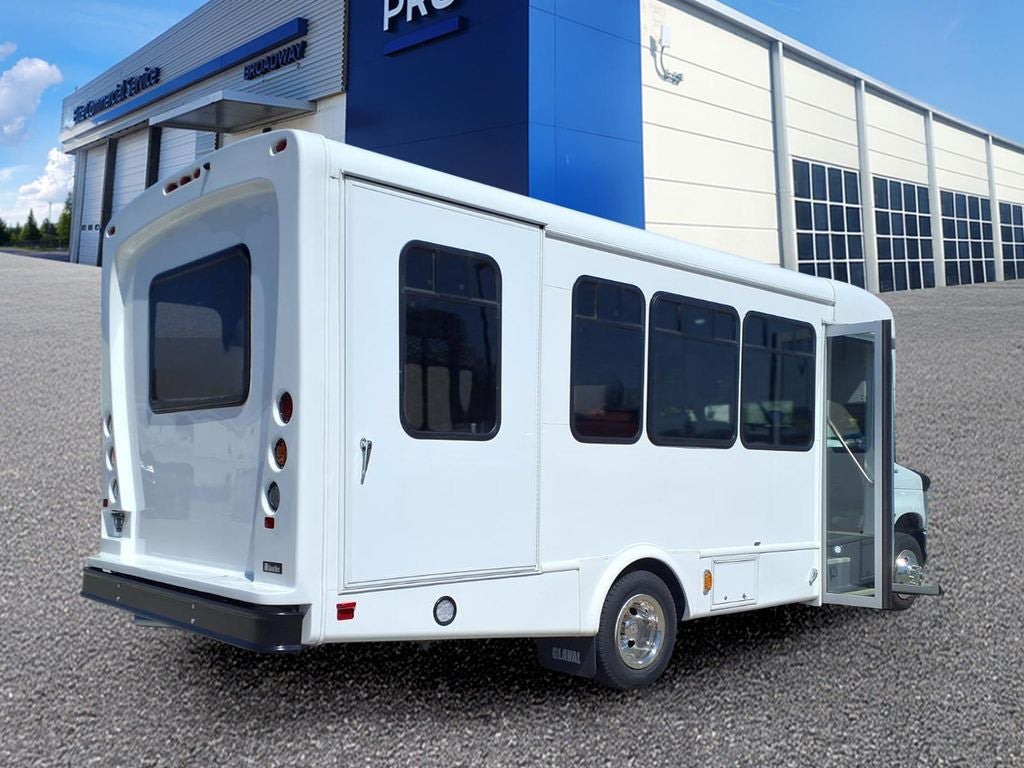 2025 Ford E-450SD Base