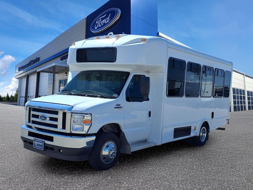 2025 Ford E-450SD Base