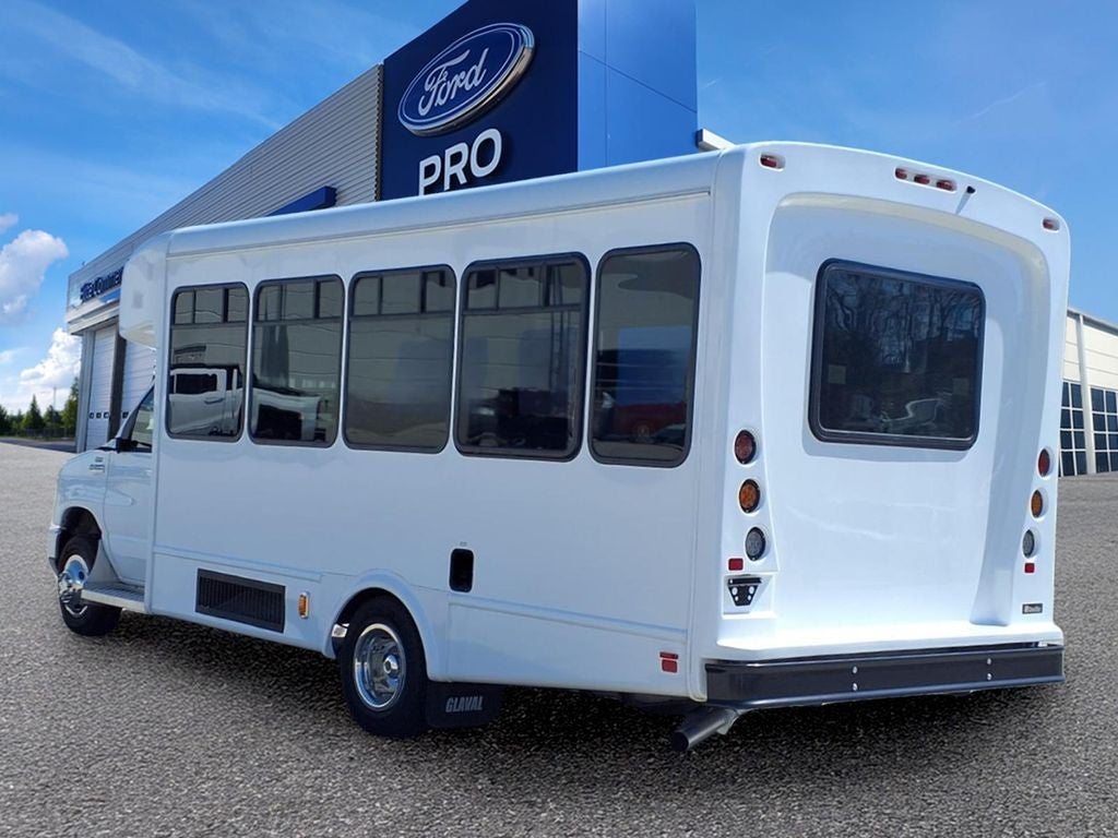 2025 Ford E-450SD Base