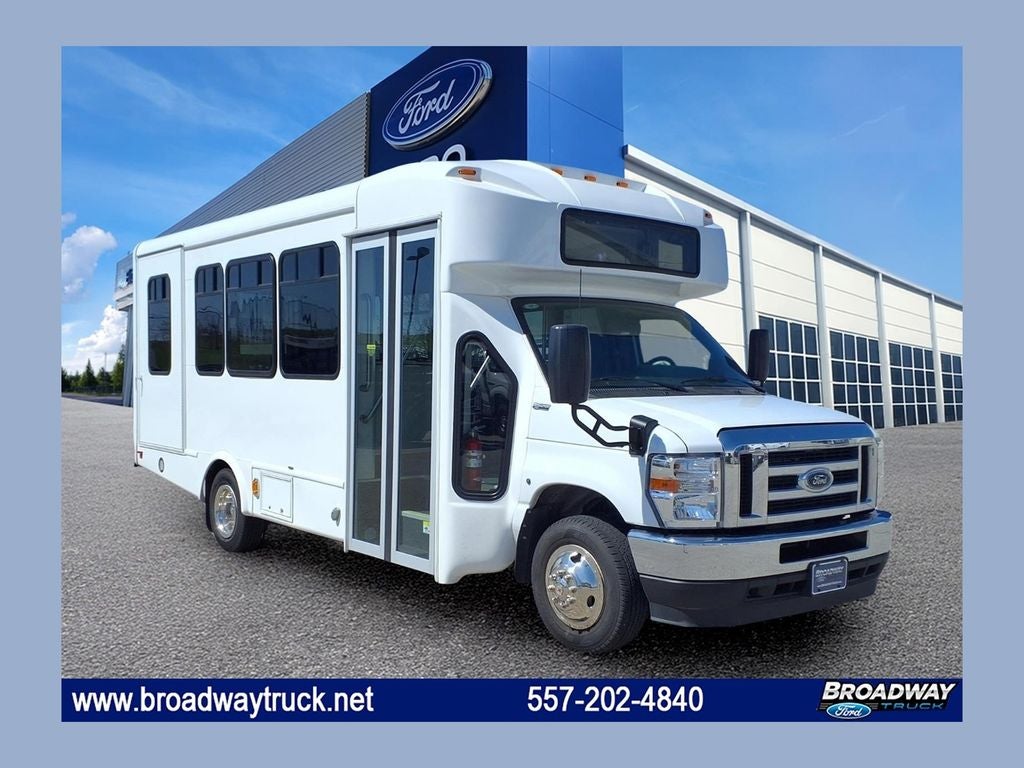 2025 Ford E-450SD Base