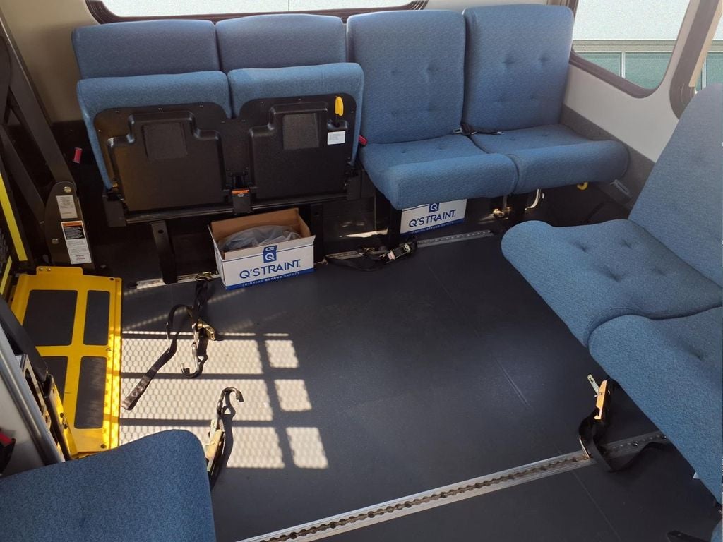 2025 Ford E-450SD Base