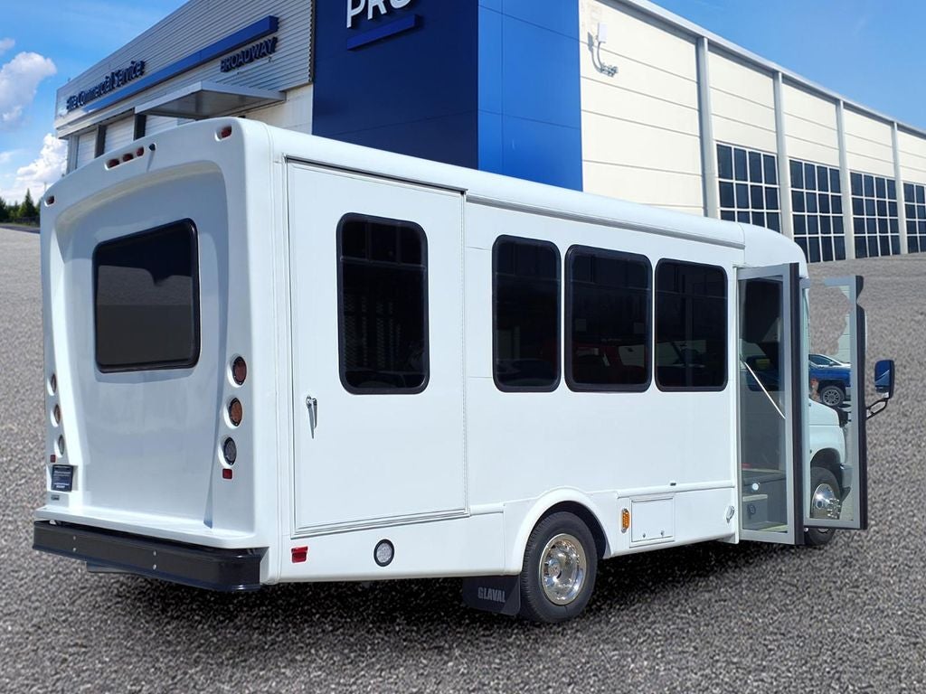 2025 Ford E-450SD Base