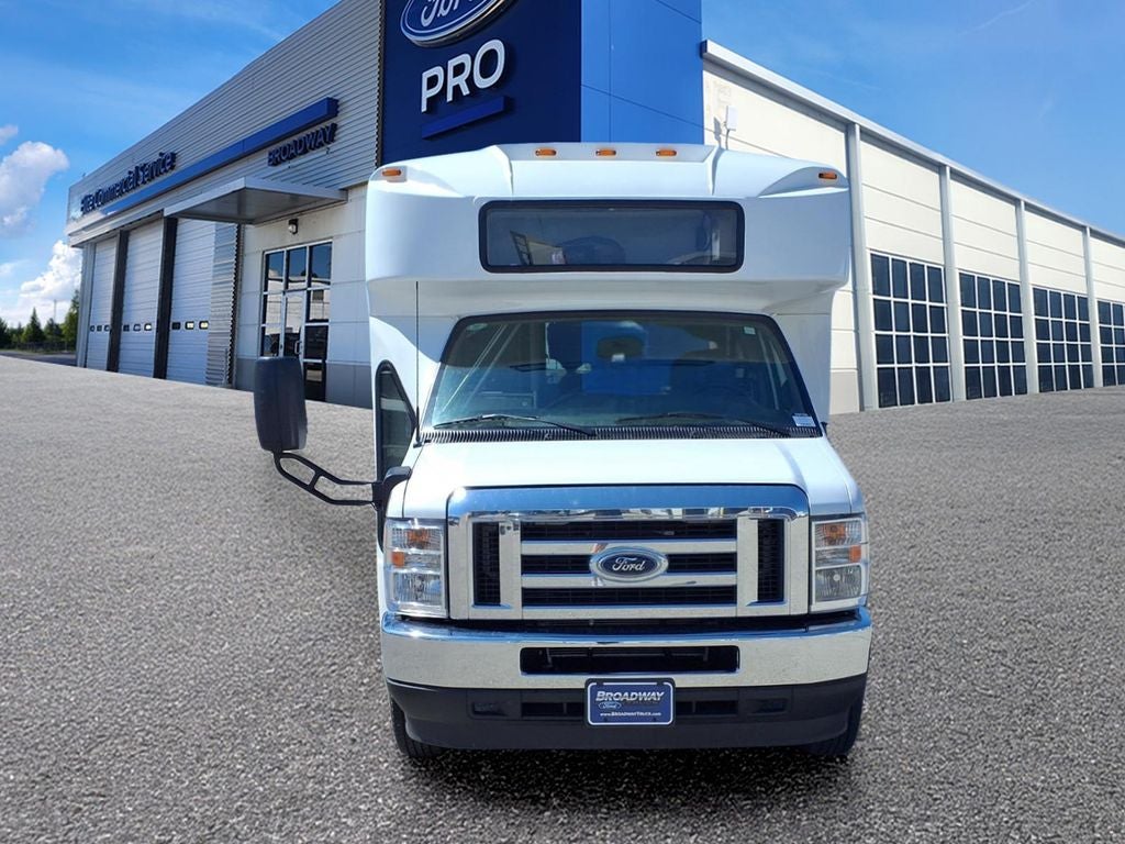 2025 Ford E-450SD Base