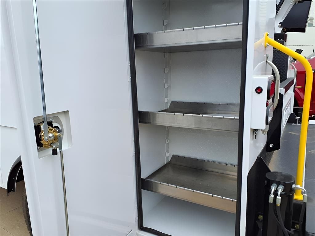 2024 Ford F-600SD XL