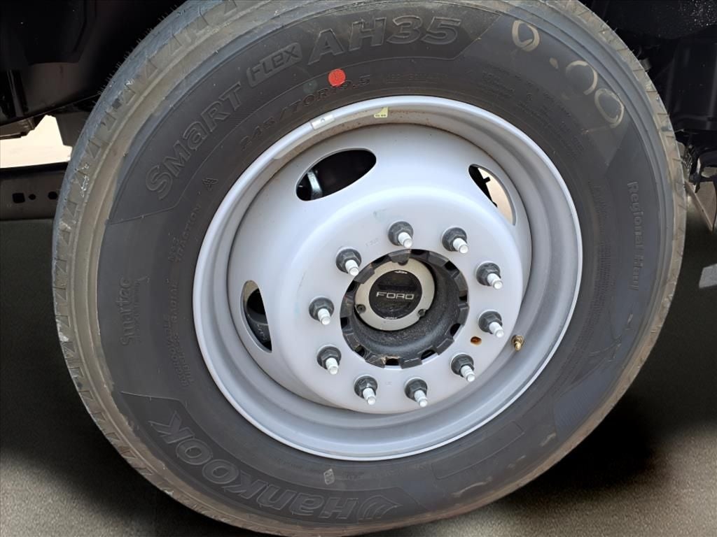 2024 Ford F-600SD XL