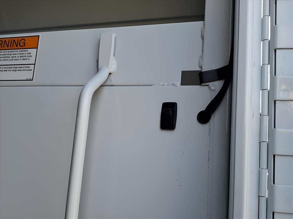 2025 Ford E-350SD Base Cutaway