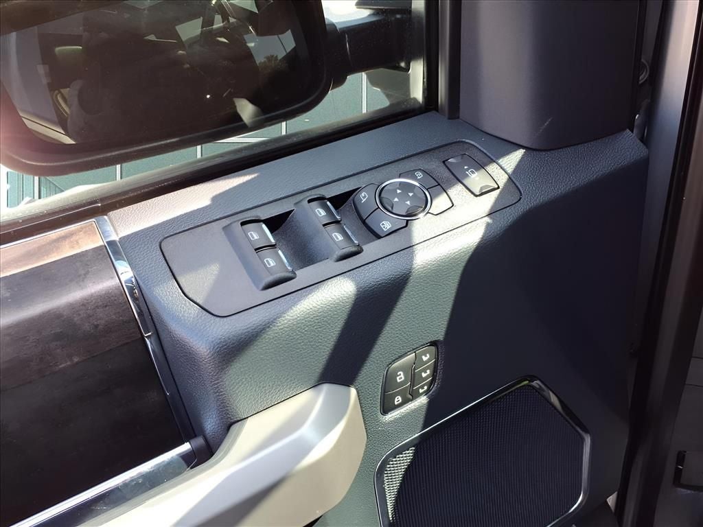 2022 Ford F-450SD Lariat DRW