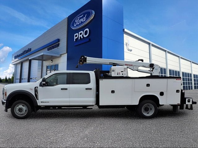2025 Ford Super Duty F-550 DRW Crane