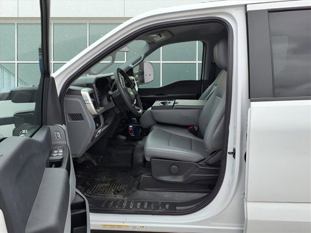 2025 Ford Super Duty F-550 DRW Crane