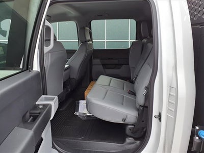 2025 Ford Super Duty F-550 DRW Crane