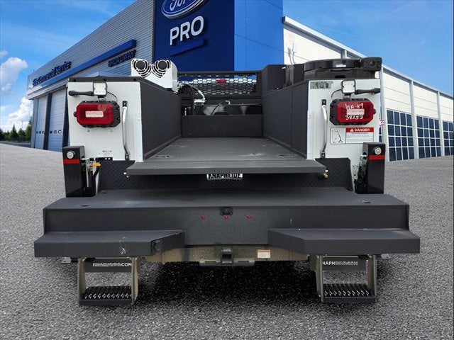 2025 Ford Super Duty F-550 DRW Crane