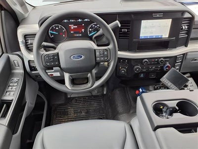 2025 Ford Super Duty F-550 DRW Crane