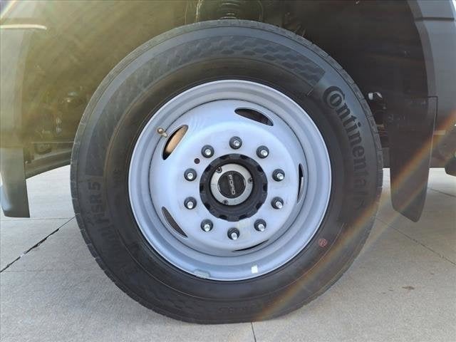 2024 Ford Super Duty F-550 DRW F-550® XL