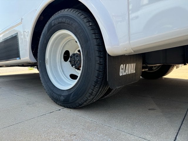 2025 Ford E-450 SHUTTLE BUS