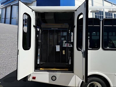 2025 Ford E-450 SHUTTLE BUS