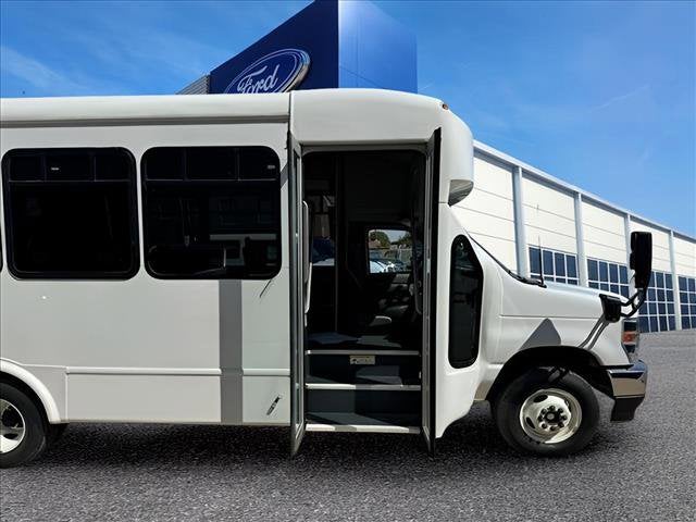 2025 Ford E-450 SHUTTLE BUS