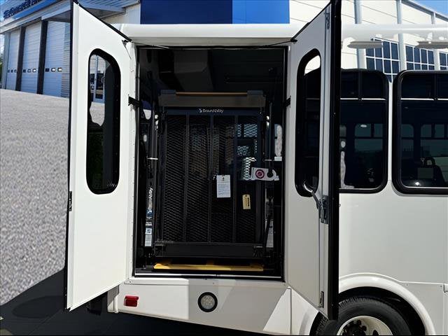 2025 Ford E-450 SHUTTLE BUS