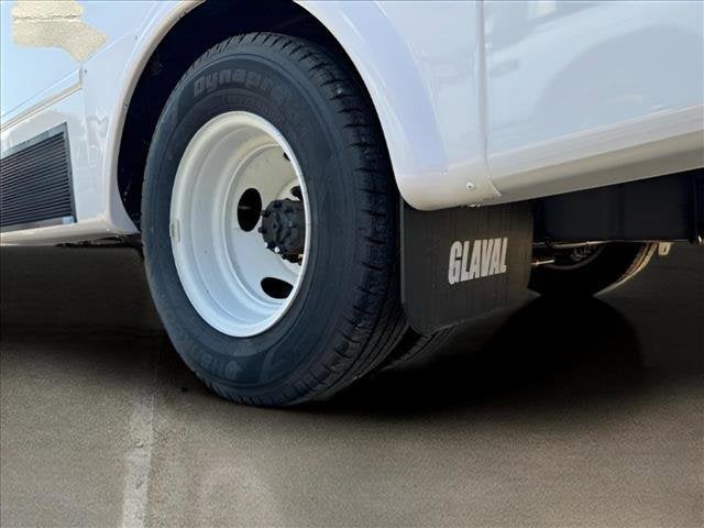 2025 Ford E-450 SHUTTLE BUS