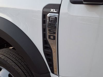 2026 Ford Super Duty F-550 DRW 16FT BOX