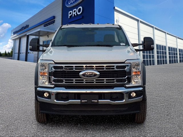 2026 Ford Super Duty F-550 DRW 16FT BOX