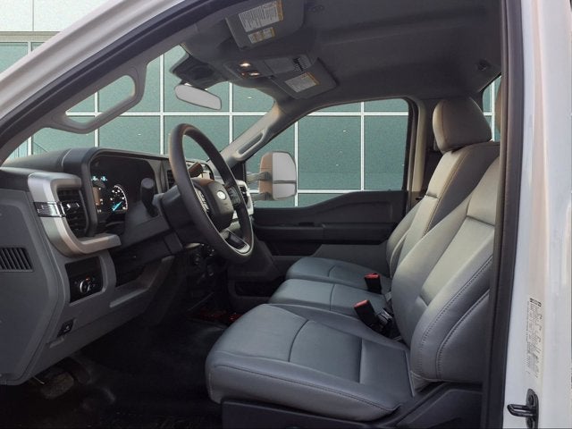 2026 Ford Super Duty F-550 DRW 16FT BOX