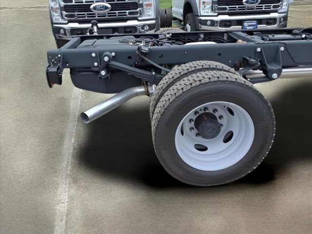 2025 Ford Super Duty F-550 DRW XL