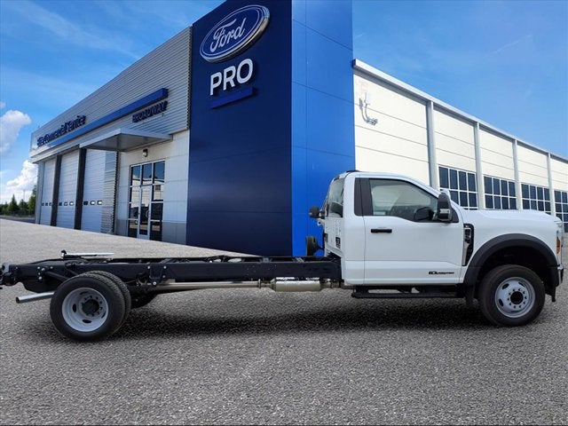 2025 Ford Super Duty F-550 DRW XL