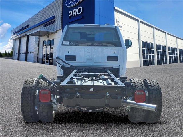 2025 Ford Super Duty F-550 DRW XL