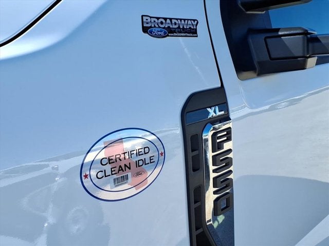 2026 Ford Super Duty F-550 DRW XL