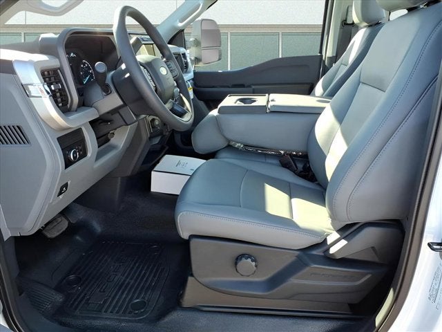 2026 Ford Super Duty F-550 DRW XL