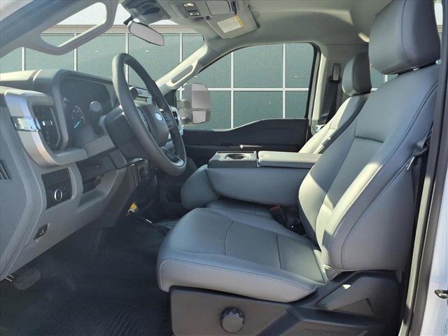 2025 Ford Super Duty F-550 DRW F-550® XL