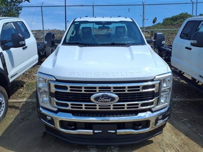 2025 Ford Super Duty F-550 DRW XL