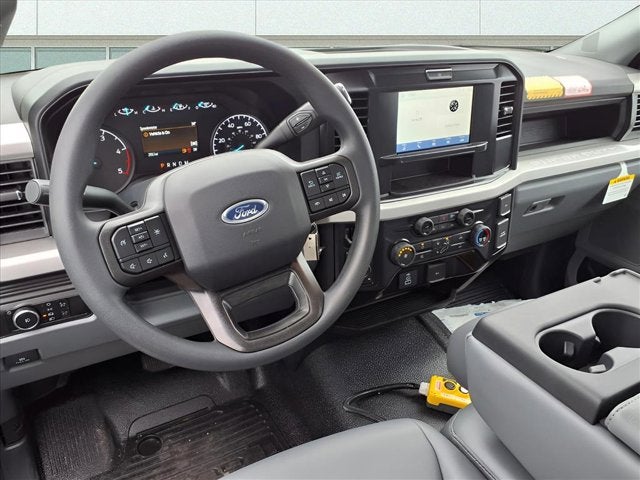 2025 Ford Super Duty F-600 DRW F-600® XL