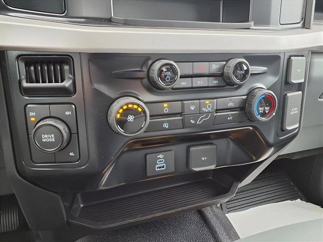 2025 Ford Super Duty F-600 DRW F-600® XL