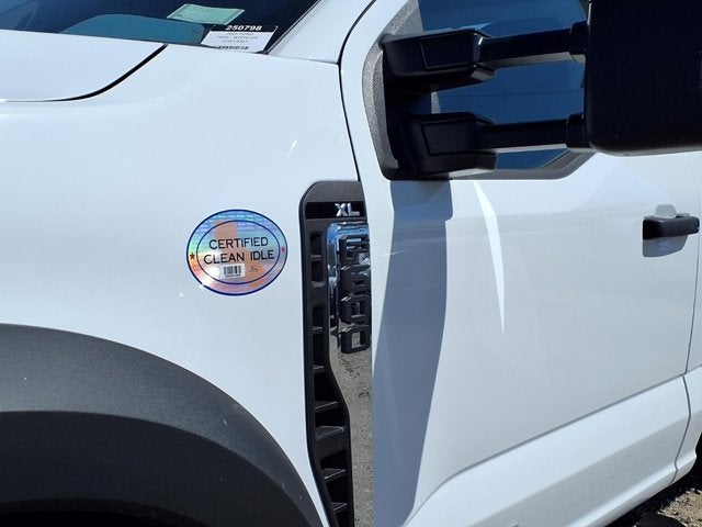 2025 Ford Super Duty F-600 DRW F-600® XL