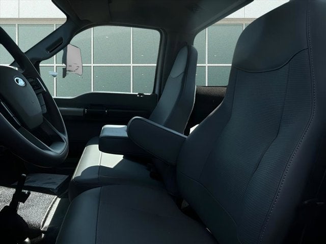 2025 Ford F650 26FT BOX