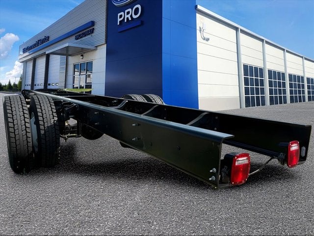 2025 Ford F650 26FT BOX