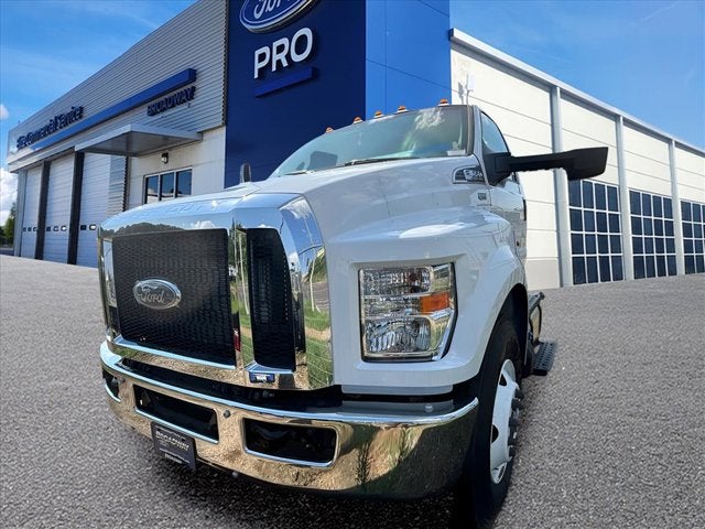 2025 Ford F650 26FT BOX