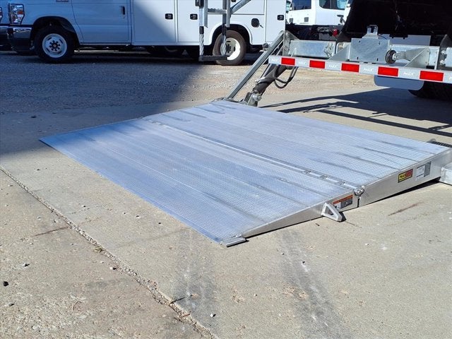 2025 Ford F750 Regular Cab 281WB 207CA