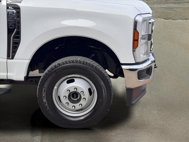 2025 Ford Super Duty F-350 DRW Service Body