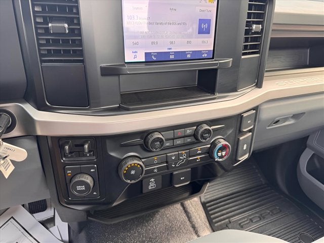 2025 Ford Super Duty F-350 DRW Service Body