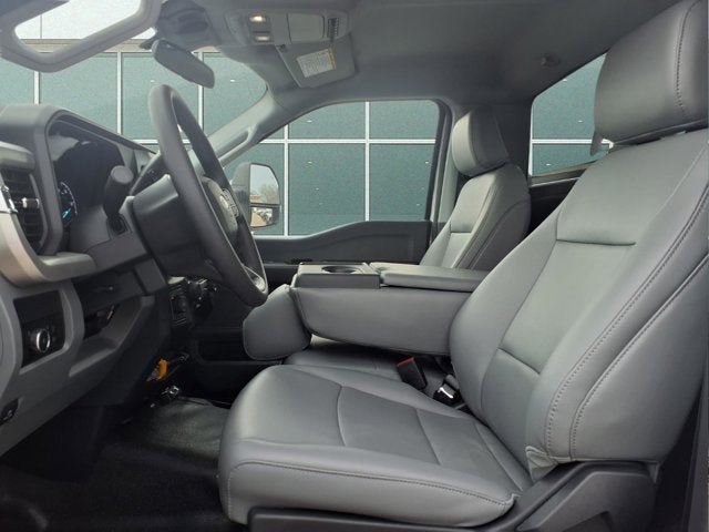 2025 Ford Super Duty F-550 DRW F-550® XL