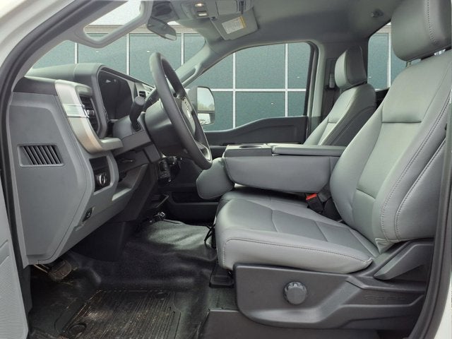 2025 Ford Super Duty F-550 DRW F-550® XL