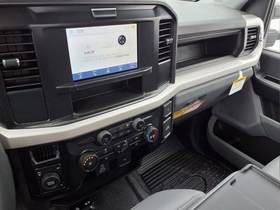 2025 Ford Super Duty F-550 DRW F-550® XL