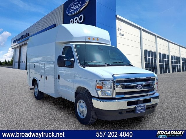 2026 Ford E-Series Cutaway BASE