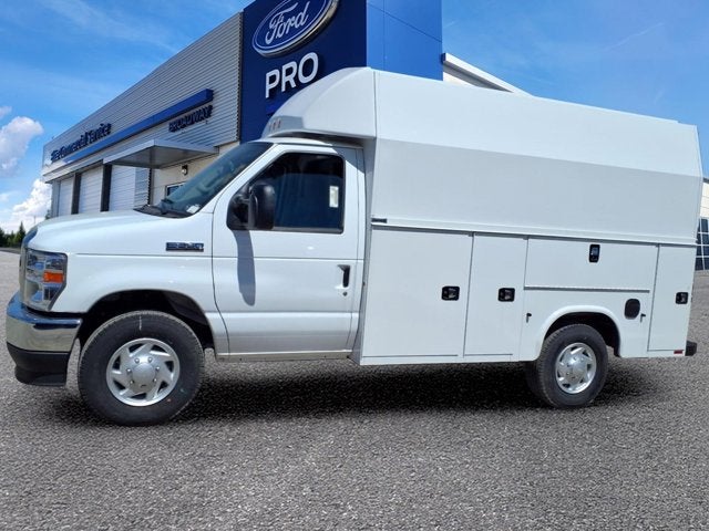 2026 Ford E-Series Cutaway BASE