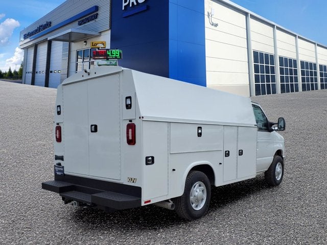 2026 Ford E-Series Cutaway BASE