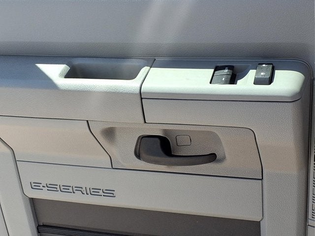 2027 Ford E-Series Cutaway E-350 SRW