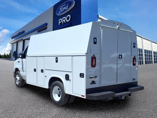 2027 Ford E-Series Cutaway E-350 SRW